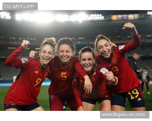 2019年世界杯女足精彩对决西班牙队迎战南非队展现巾帼风采